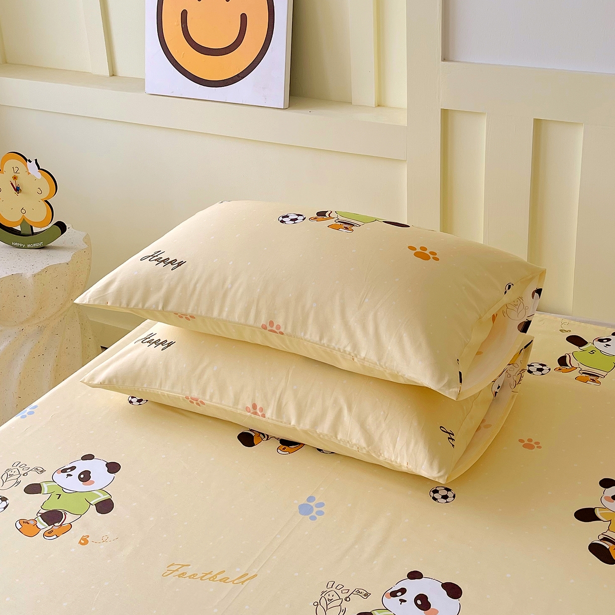 91家纺网 家纺一手货源 找家纺 金鑫汇家纺 2025新款A类全棉纯棉印花大床图单枕套 枕套单件 足球争霸赛-黄