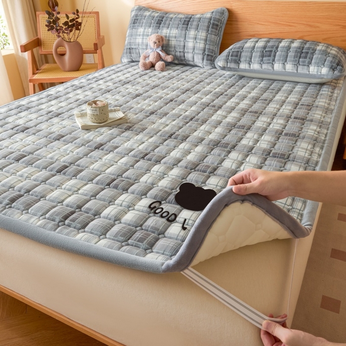 91家纺网 家纺一手货源 找家纺 爱屋及屋 2025新款无印风牛奶绒床垫-大床款 牛奶绒-光年灰