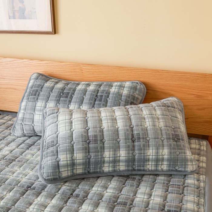 91家纺网 家纺一手货源 找家纺 爱屋及屋 2025新款无印风牛奶绒床垫-大床款 牛奶绒-光年灰