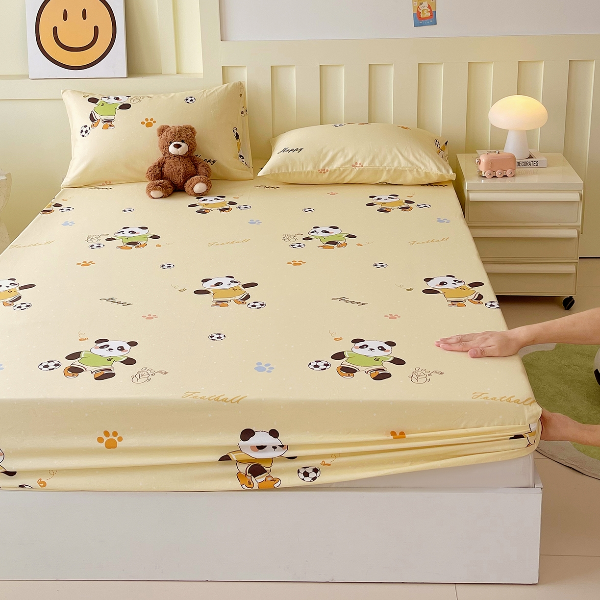 91家纺网 家纺一手货源 找家纺 金鑫汇家纺 2025新款A类全棉纯棉印花大床图单床笠 床笠单件 足球争霸赛-黄