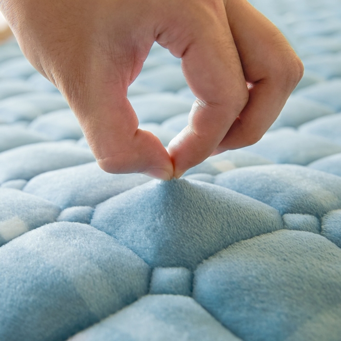 91家纺网 家纺一手货源 找家纺 爱屋及屋 2025新款无印风牛奶绒床垫-大床款 牛奶绒-海蓝大格