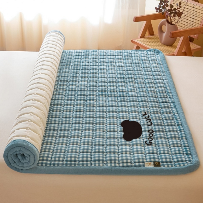 91家纺网 家纺一手货源 找家纺 爱屋及屋 2025新款无印风牛奶绒床垫-大床款 牛奶绒-蓝小格