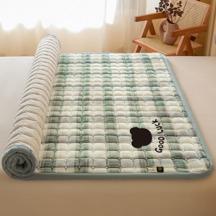 91家纺网 家纺一手货源 找家纺 爱屋及屋 2025新款无印风牛奶绒床垫-大床款 牛奶绒-韵绿格