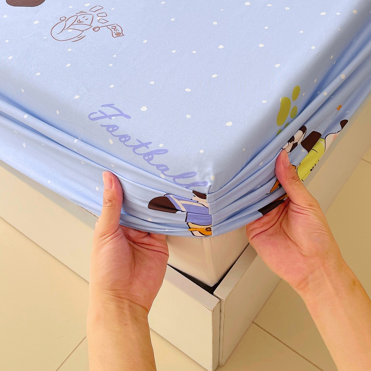 91家纺网 家纺一手货源 找家纺 金鑫汇家纺 2025新款A类全棉纯棉印花大床图单床笠 床笠单件 足球争霸赛-蓝