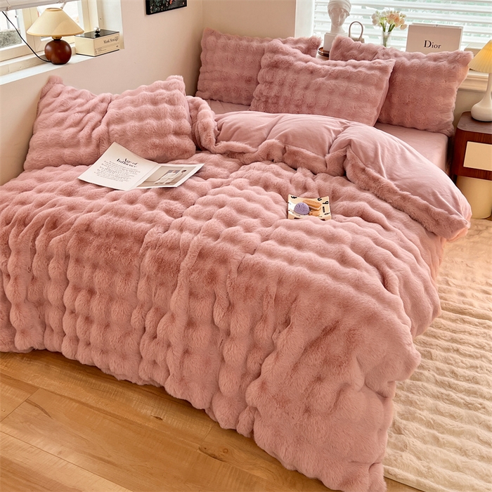 91家纺网 家纺一手货源 找家纺 悦织湾家纺 2025新款A类12斤獭兔毛580克托斯卡纳大泡泡双面兔毛绒四件套 兔兔绒-粉豆沙