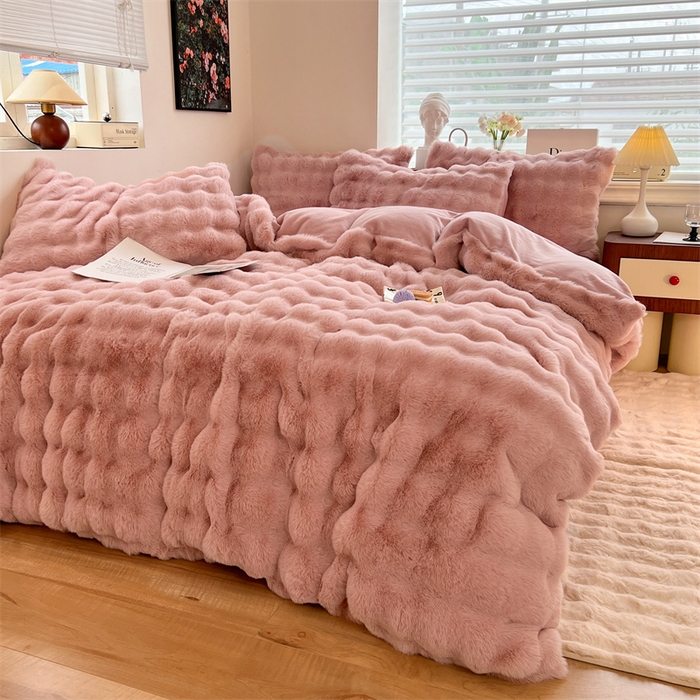 91家纺网 家纺一手货源 找家纺 悦织湾家纺 2025新款A类12斤獭兔毛580克托斯卡纳大泡泡双面兔毛绒四件套 兔兔绒-粉豆沙