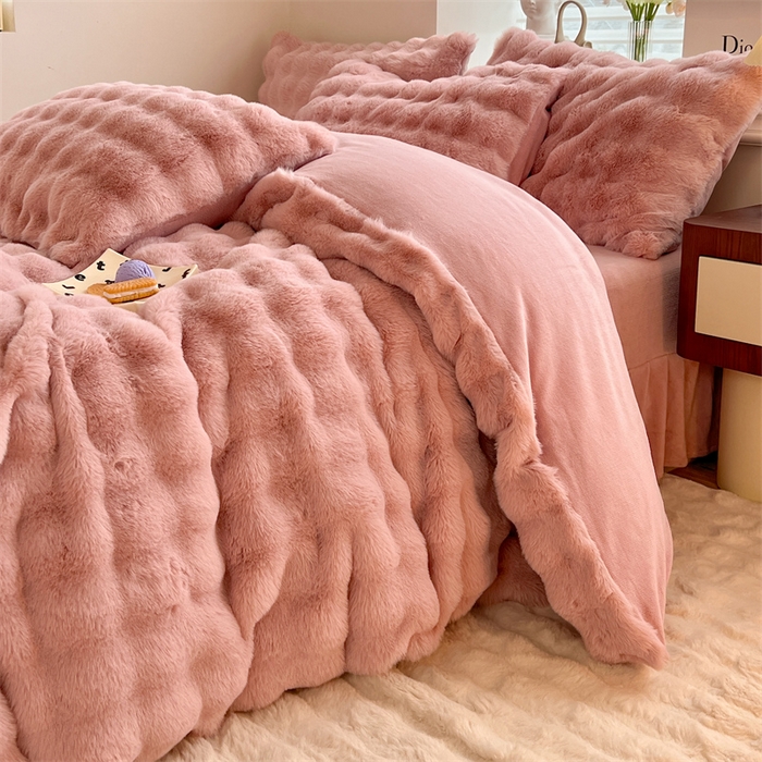 91家纺网 家纺一手货源 找家纺 悦织湾家纺 2025新款A类12斤獭兔毛580克托斯卡纳大泡泡双面兔毛绒四件套 兔兔绒-粉豆沙