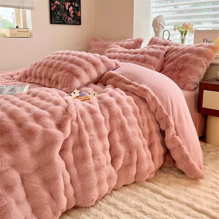 91家纺网 家纺一手货源 找家纺 悦织湾家纺 2025新款A类12斤獭兔毛580克托斯卡纳大泡泡双面兔毛绒四件套 兔兔绒-粉豆沙