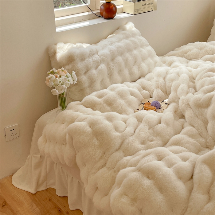 91家纺网 家纺一手货源 找家纺 悦织湾家纺 2025新款A类12斤獭兔毛580克托斯卡纳大泡泡双面兔毛绒四件套 兔兔绒-肌肤白