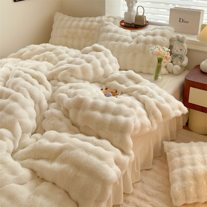 91家纺网 家纺一手货源 找家纺 悦织湾家纺 2025新款A类12斤獭兔毛580克托斯卡纳大泡泡双面兔毛绒四件套 兔兔绒-肌肤白