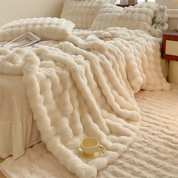 91家纺网 家纺一手货源 找家纺 悦织湾家纺 2025新款A类12斤獭兔毛580克托斯卡纳大泡泡双面兔毛绒四件套 兔兔绒-肌肤白