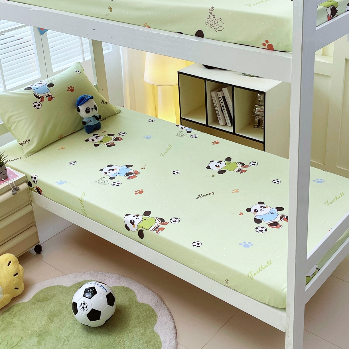 91家纺网 家纺一手货源 找家纺 金鑫汇家纺 2025新款A类全棉纯棉印花学生床宿舍上下铺三件套 足球争霸赛·绿