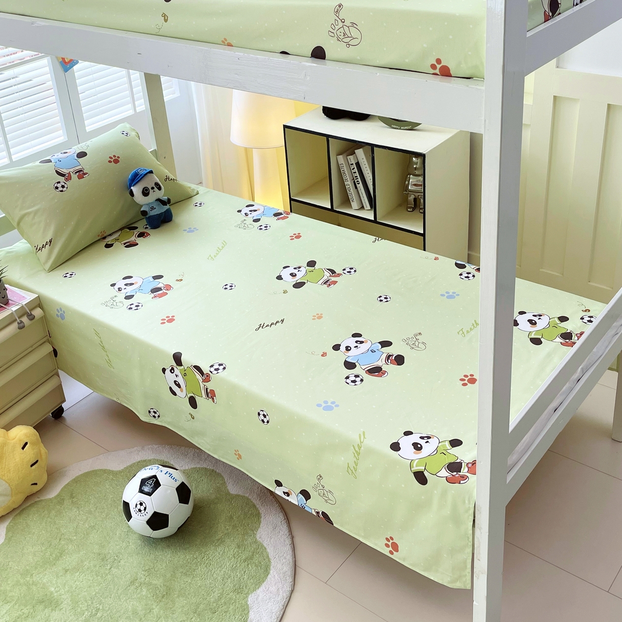 91家纺网 家纺一手货源 找家纺 金鑫汇家纺 2025新款A类全棉纯棉印花学生床宿舍上下铺三件套 足球争霸赛·绿