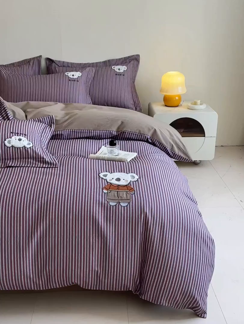 91家纺网 家纺一手货源 找家纺 禾时 2025新款全棉磨毛卡通刺绣四件套 米乐（红）