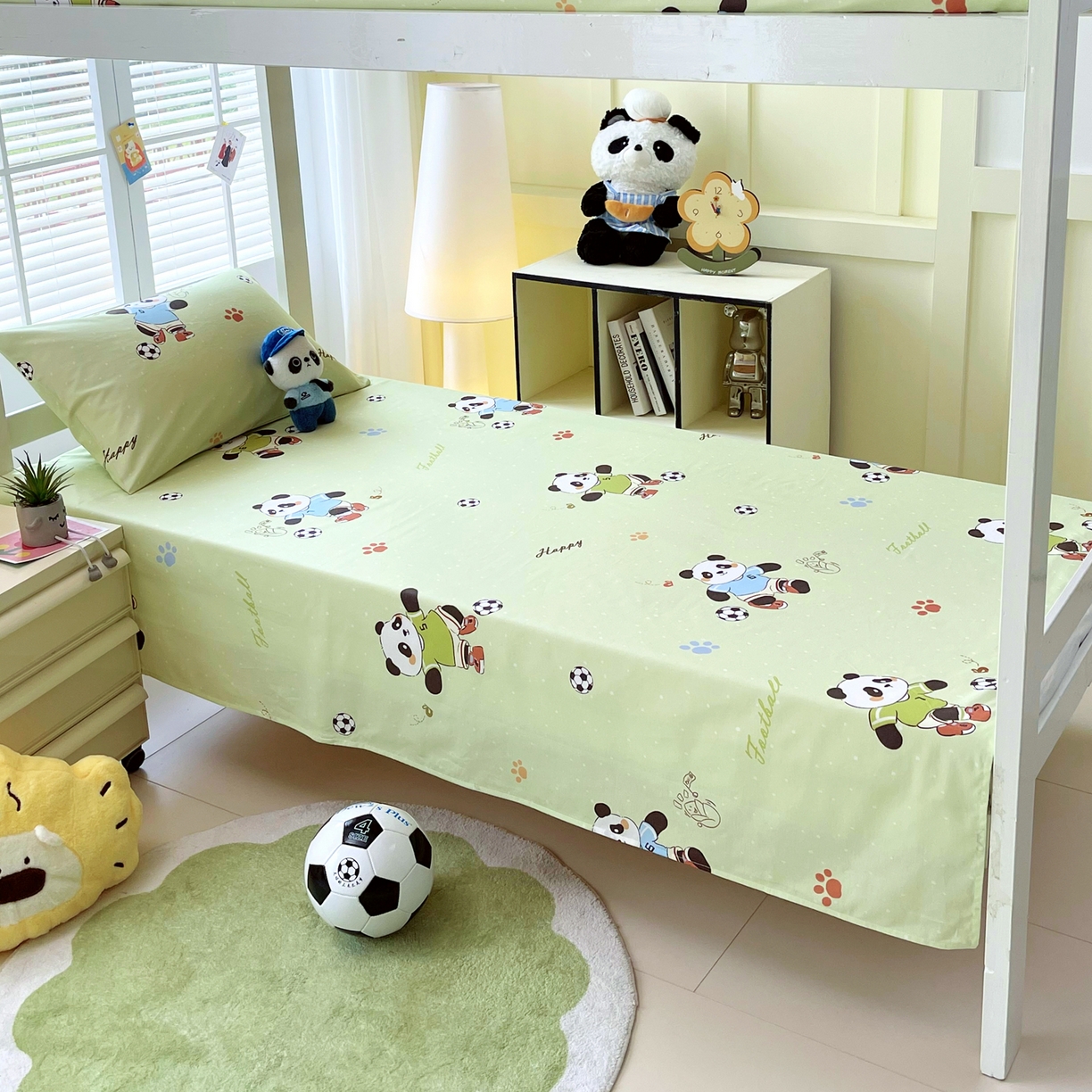 91家纺网 家纺一手货源 找家纺 金鑫汇家纺 2025新款A类全棉纯棉印花学生床宿舍上下铺三件套 足球争霸赛·绿