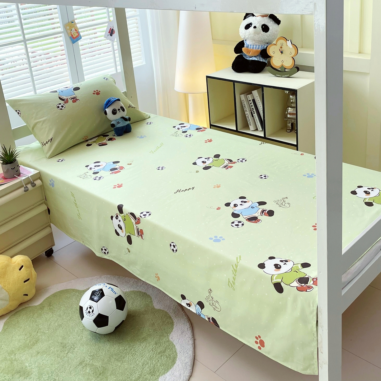 91家纺网 家纺一手货源 找家纺 金鑫汇家纺 2025新款A类全棉纯棉印花学生床宿舍上下铺三件套 足球争霸赛·绿