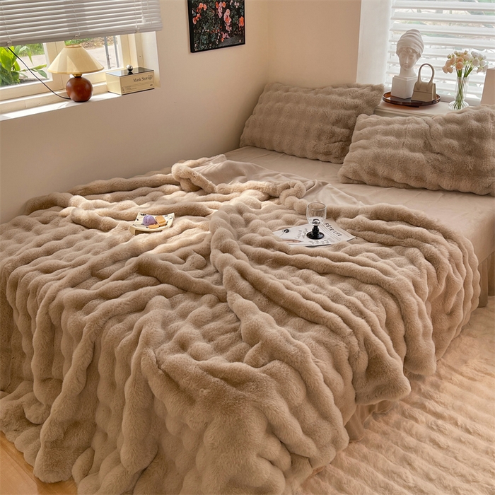 91家纺网 家纺一手货源 找家纺 悦织湾家纺 2025新款A类12斤獭兔毛580克托斯卡纳大泡泡双面兔毛绒四件套 兔兔绒-咖色