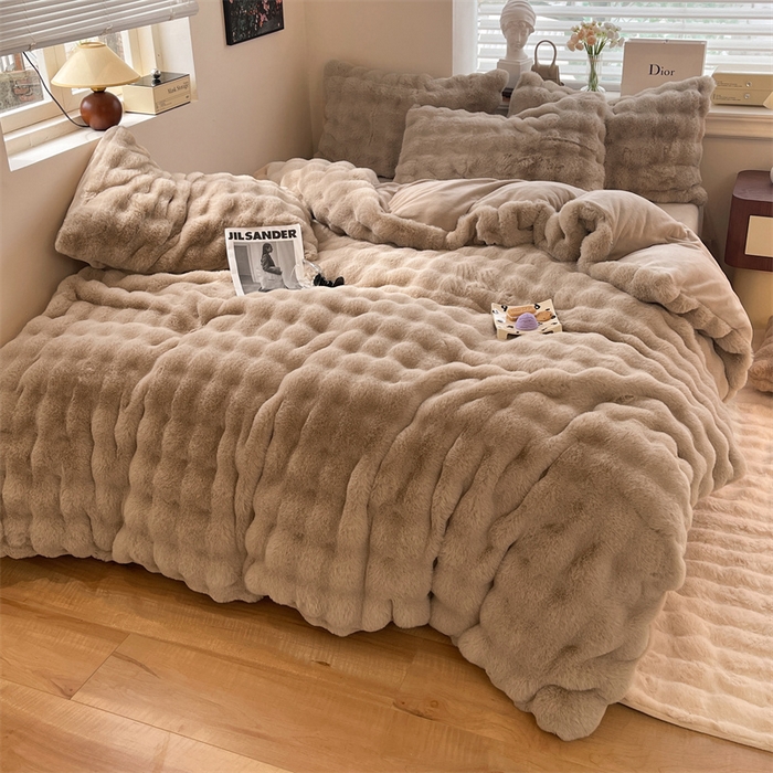 91家纺网 家纺一手货源 找家纺 悦织湾家纺 2025新款A类12斤獭兔毛580克托斯卡纳大泡泡双面兔毛绒四件套 兔兔绒-咖色