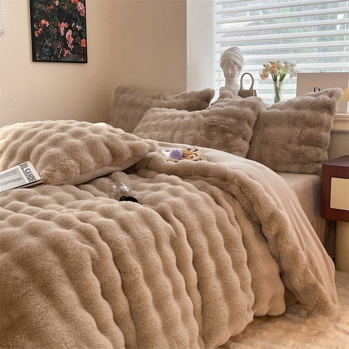 91家纺网 家纺一手货源 找家纺 悦织湾家纺 2025新款A类12斤獭兔毛580克托斯卡纳大泡泡双面兔毛绒四件套 兔兔绒-咖色