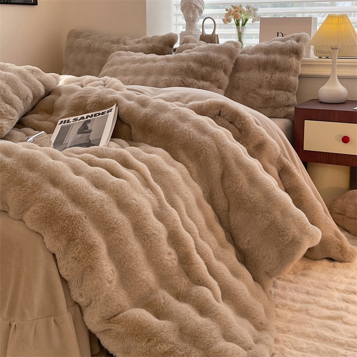 91家纺网 家纺一手货源 找家纺 悦织湾家纺 2025新款A类12斤獭兔毛580克托斯卡纳大泡泡双面兔毛绒四件套 兔兔绒-咖色