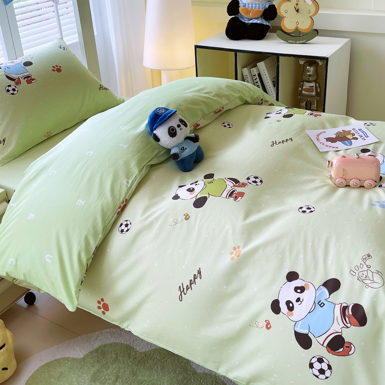 91家纺网 家纺一手货源 找家纺 金鑫汇家纺 2025新款A类全棉纯棉印花学生床宿舍上下铺三件套 足球争霸赛·绿