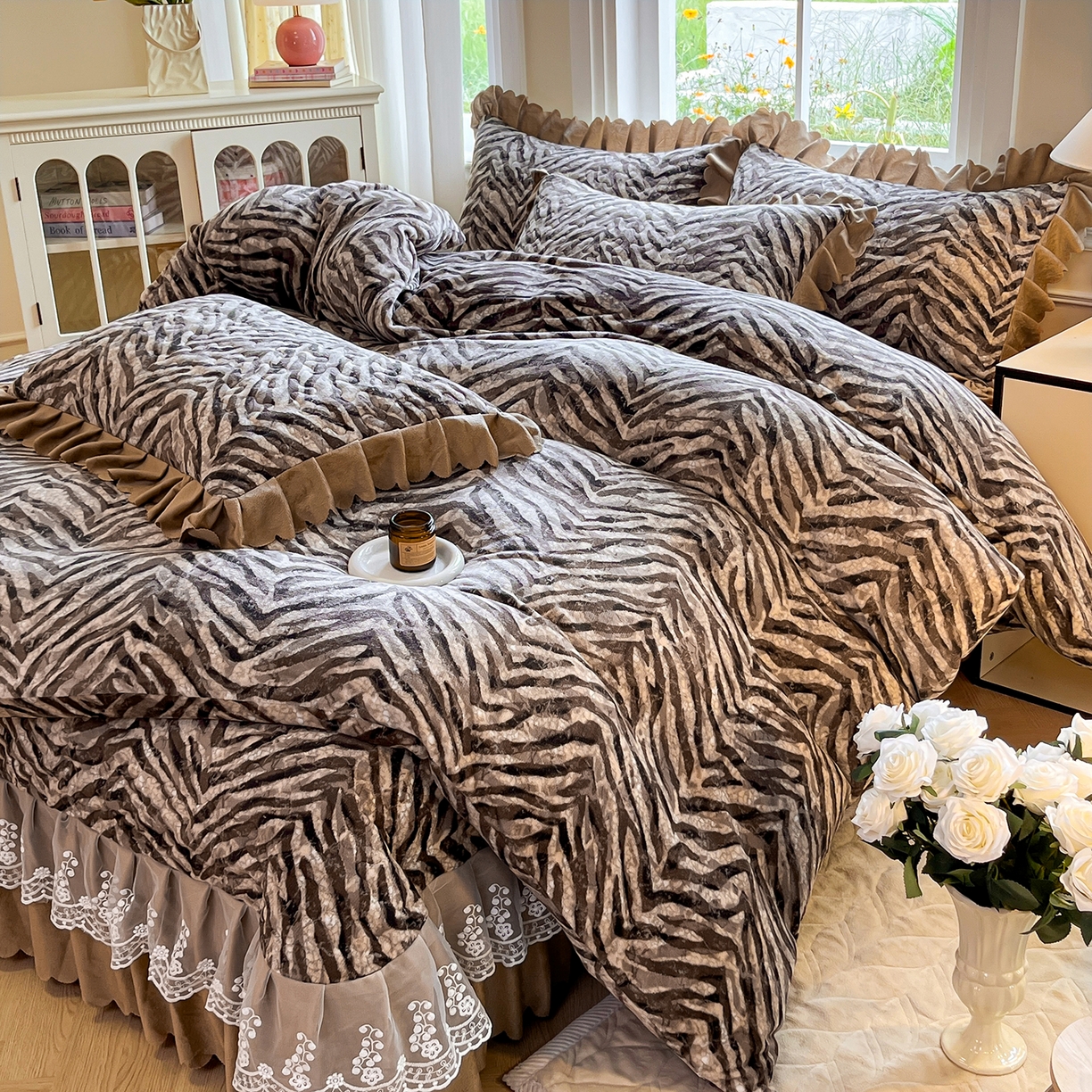 91家纺网 家纺一手货源 找家纺 （总）提花大世界 2025新款爆款高克重牛奶绒印花夹棉蕾丝花边床盖床裙单件三件四件套