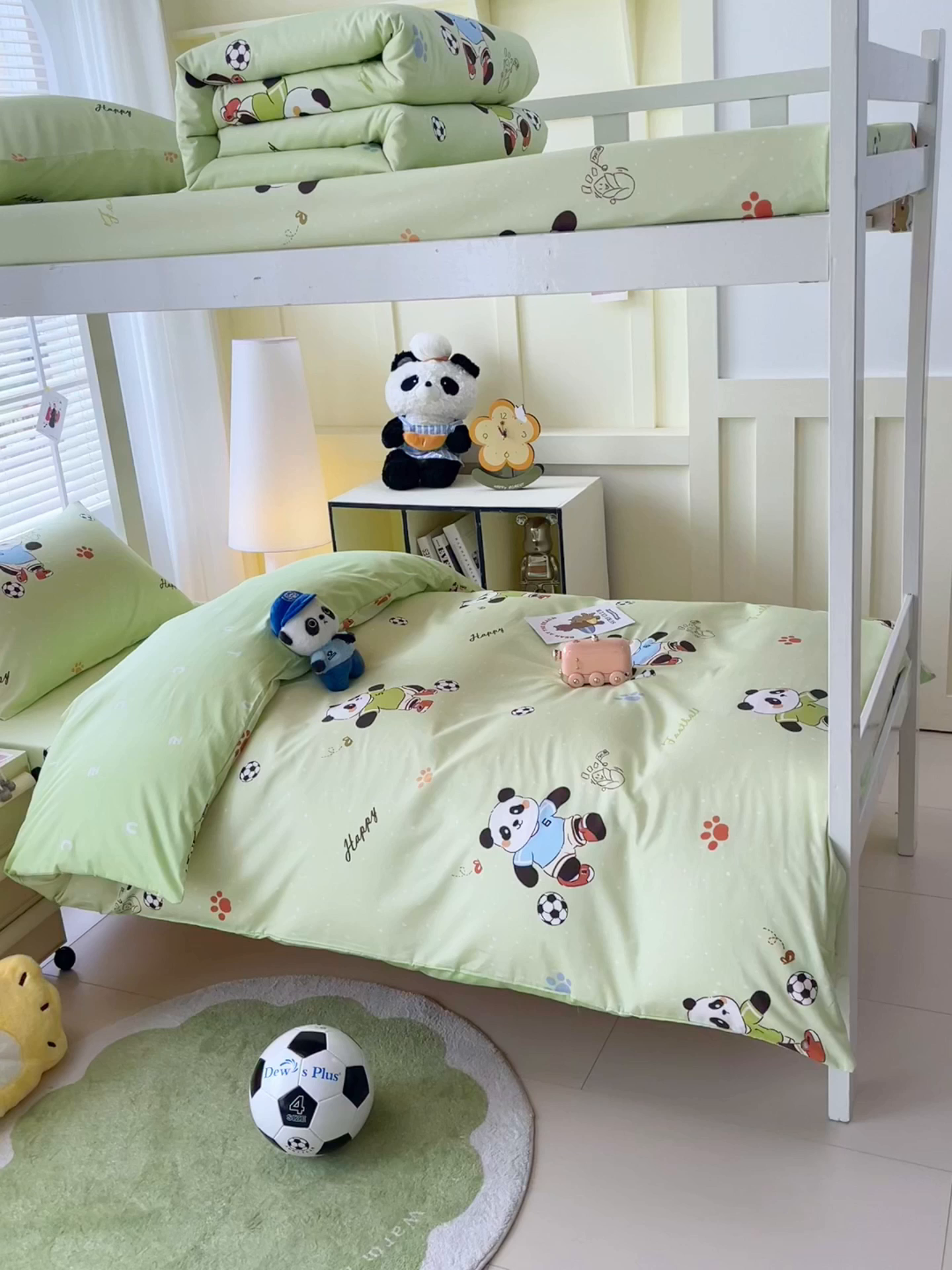 91家纺网 家纺一手货源 找家纺 金鑫汇家纺 2025新款A类全棉纯棉印花学生床宿舍上下铺三件套 足球争霸赛·绿