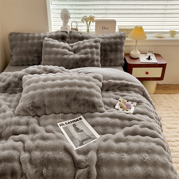 91家纺网 家纺一手货源 找家纺 悦织湾家纺 2025新款A类12斤獭兔毛580克托斯卡纳大泡泡双面兔毛绒四件套 兔兔绒-深灰