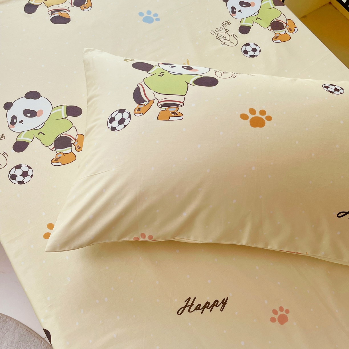 91家纺网 家纺一手货源 找家纺 金鑫汇家纺 2025新款A类全棉纯棉印花学生床宿舍上下铺三件套 足球争霸赛-黄