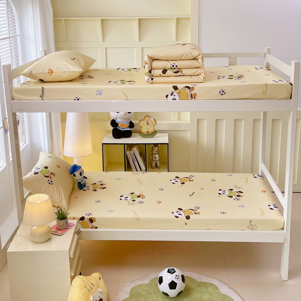 91家纺网 家纺一手货源 找家纺 金鑫汇家纺 2025新款A类全棉纯棉印花学生床宿舍上下铺三件套 足球争霸赛-黄