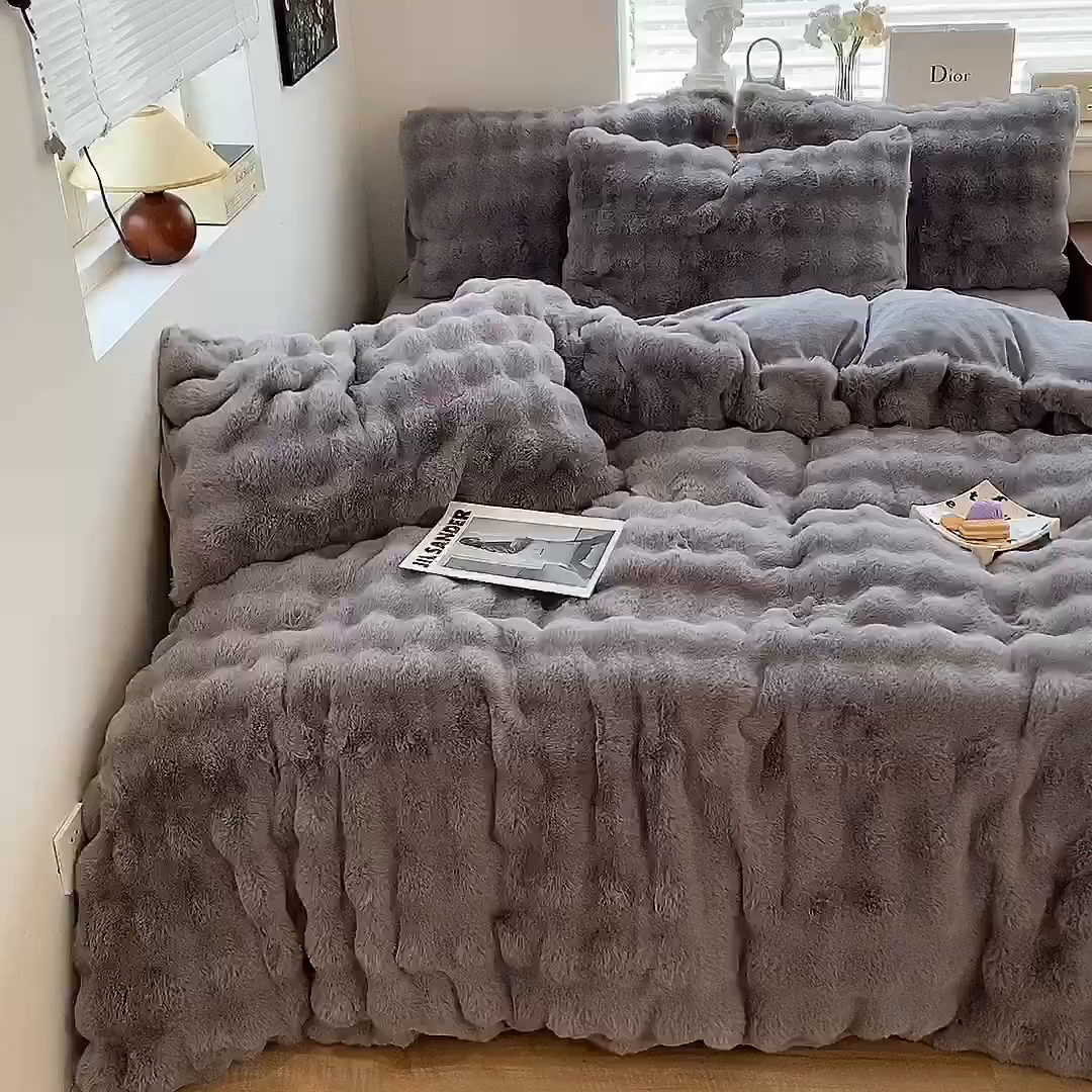 91家纺网 家纺一手货源 找家纺 悦织湾家纺 2025新款A类12斤獭兔毛580克托斯卡纳大泡泡双面兔毛绒四件套 兔兔绒-深灰