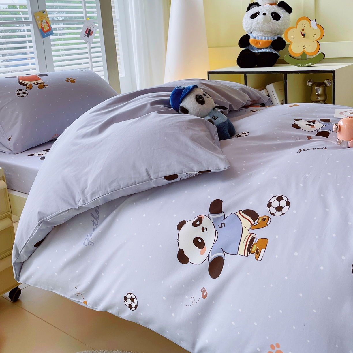 91家纺网 家纺一手货源 找家纺 金鑫汇家纺 2025新款A类全棉纯棉印花学生床宿舍上下铺三件套 足球争霸赛-灰