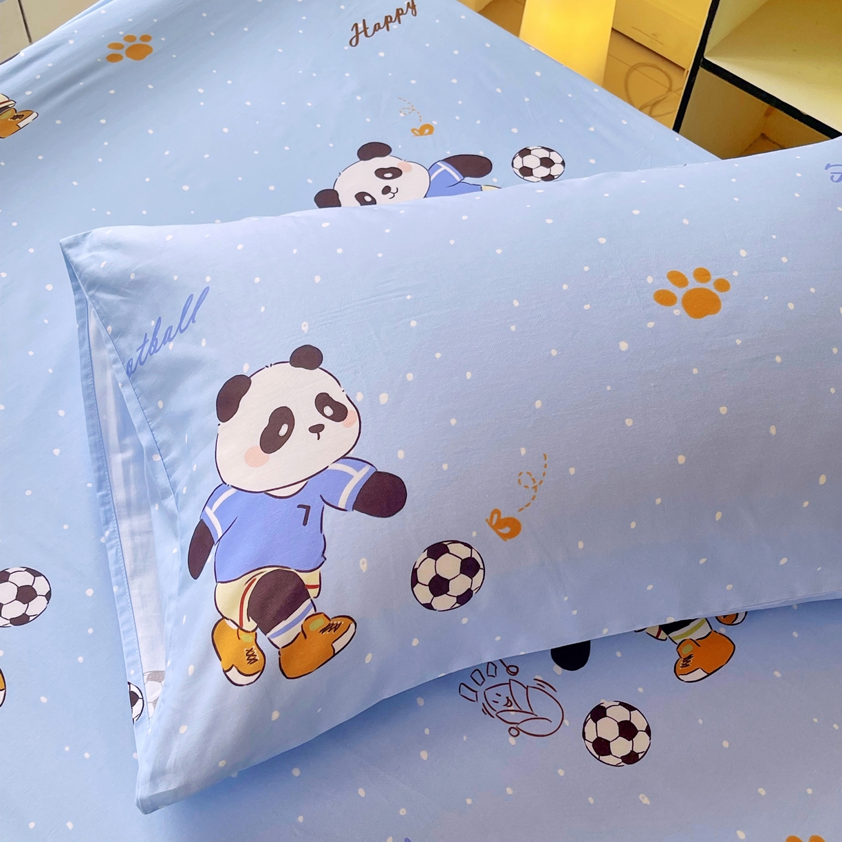 91家纺网 家纺一手货源 找家纺 金鑫汇家纺 2025新款A类全棉纯棉印花学生床宿舍上下铺三件套 足球争霸赛-蓝