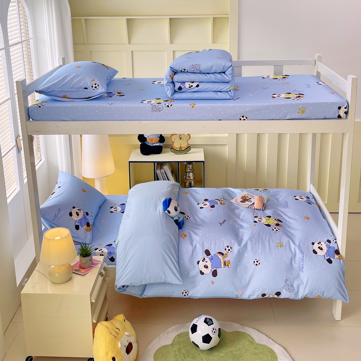 91家纺网 家纺一手货源 找家纺 金鑫汇家纺 2025新款A类全棉纯棉印花学生床宿舍上下铺三件套 足球争霸赛-蓝