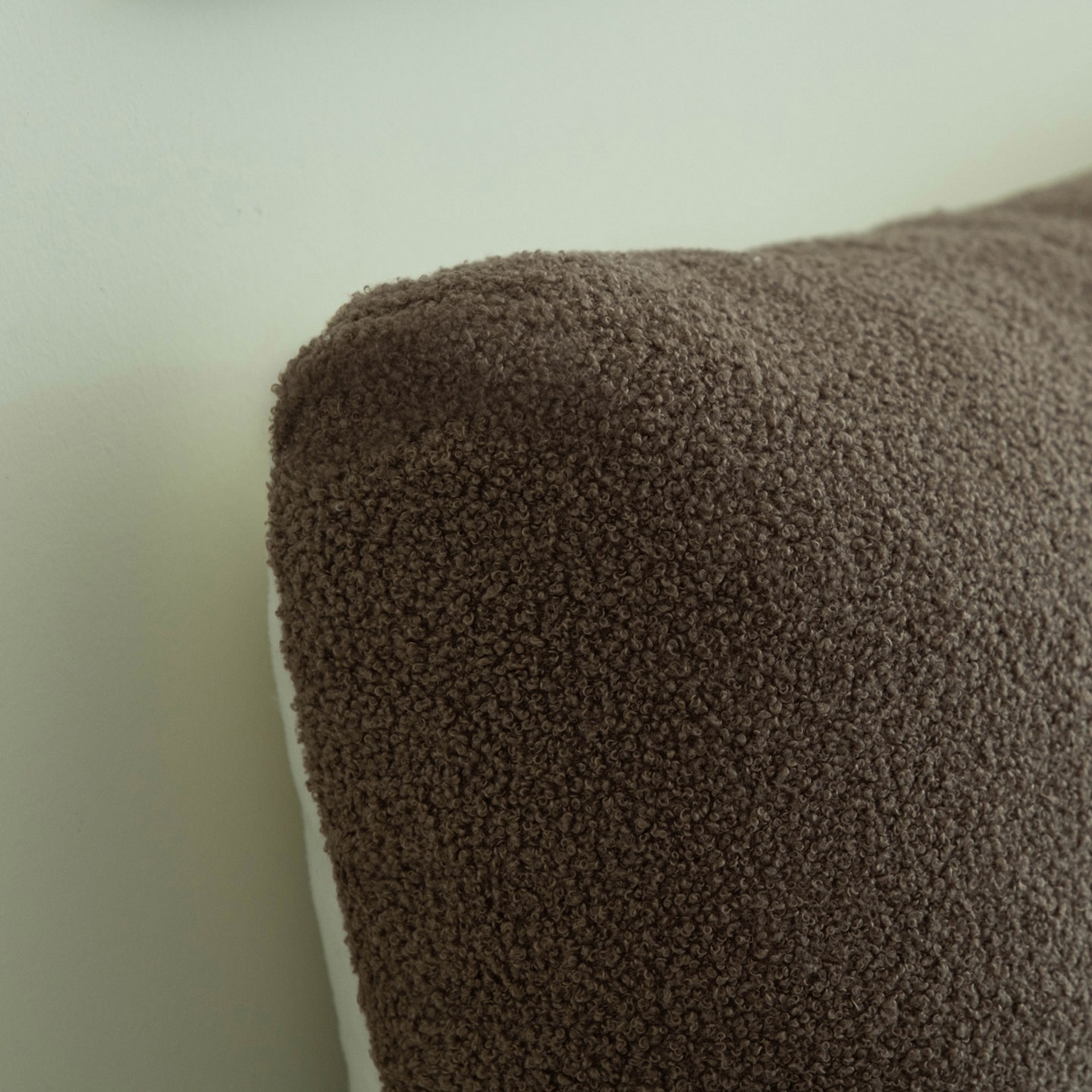 91家纺网 家纺一手货源 找家纺 美达人 2025新款泰迪毛面包组合款靠垫靠背 泰迪绒【无床头魔术贴】咖