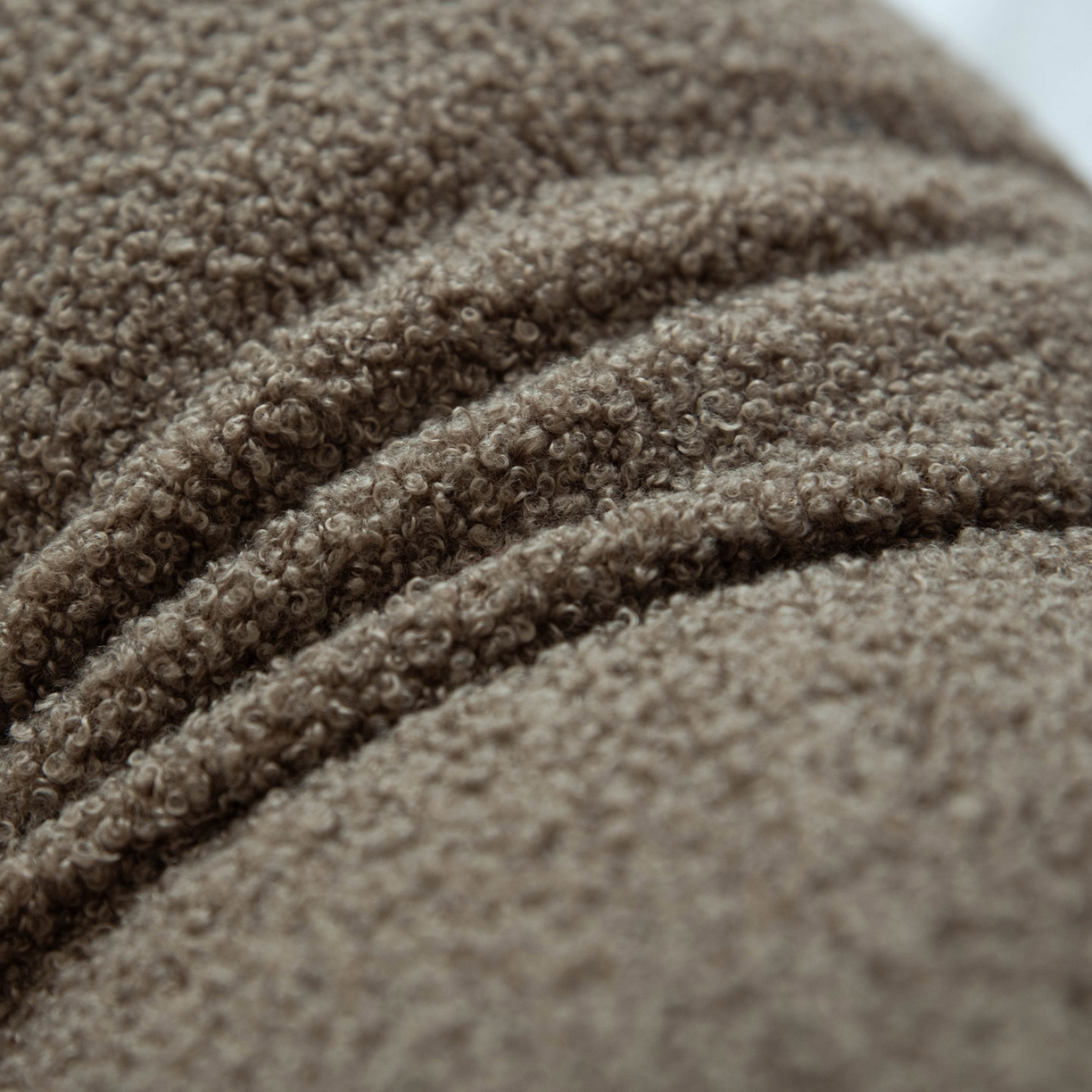 91家纺网 家纺一手货源 找家纺 美达人 2025新款泰迪毛面包组合款靠垫靠背 泰迪绒【无床头魔术贴】咖