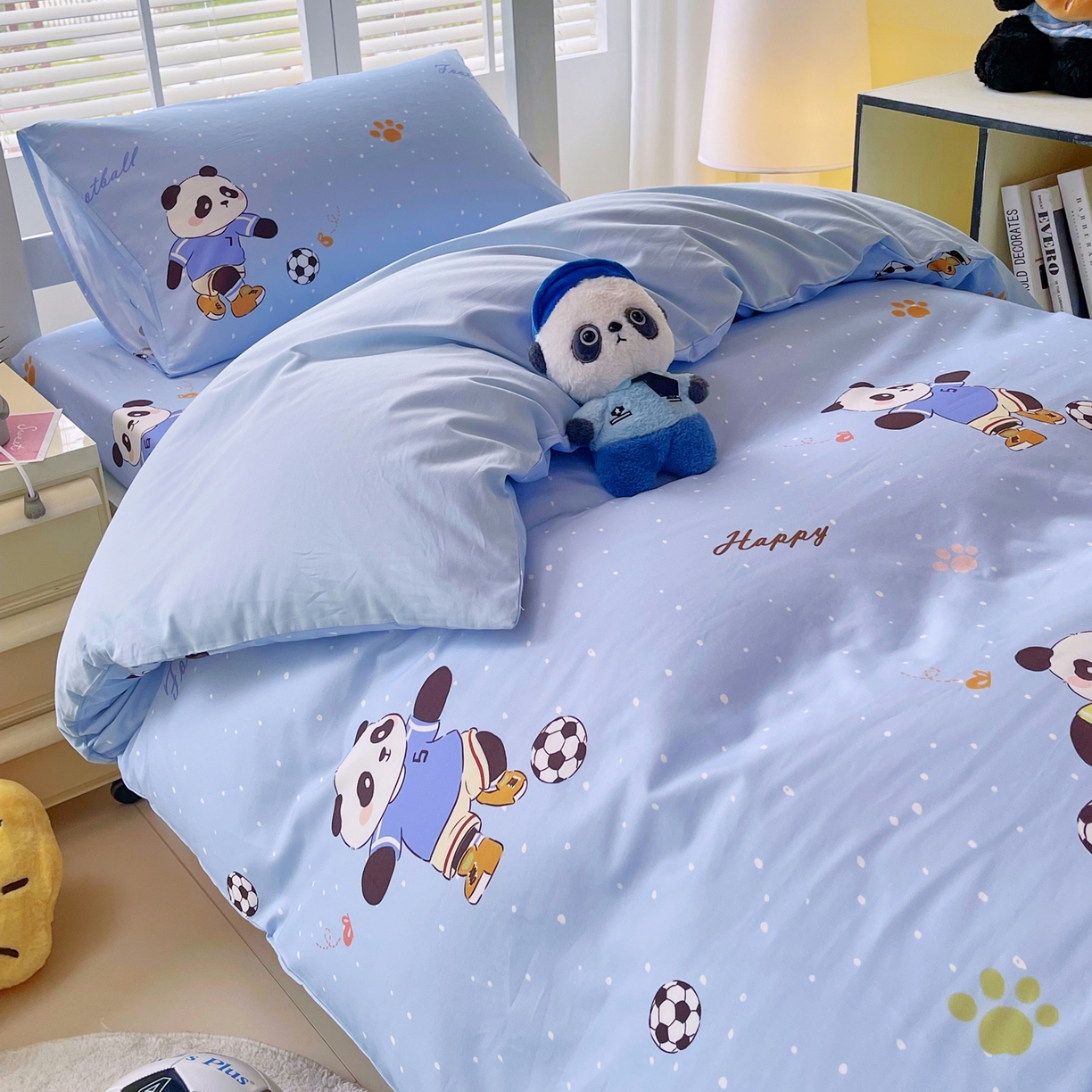 91家纺网 家纺一手货源 找家纺 金鑫汇家纺 2025新款A类全棉纯棉印花学生床宿舍上下铺三件套 足球争霸赛-蓝