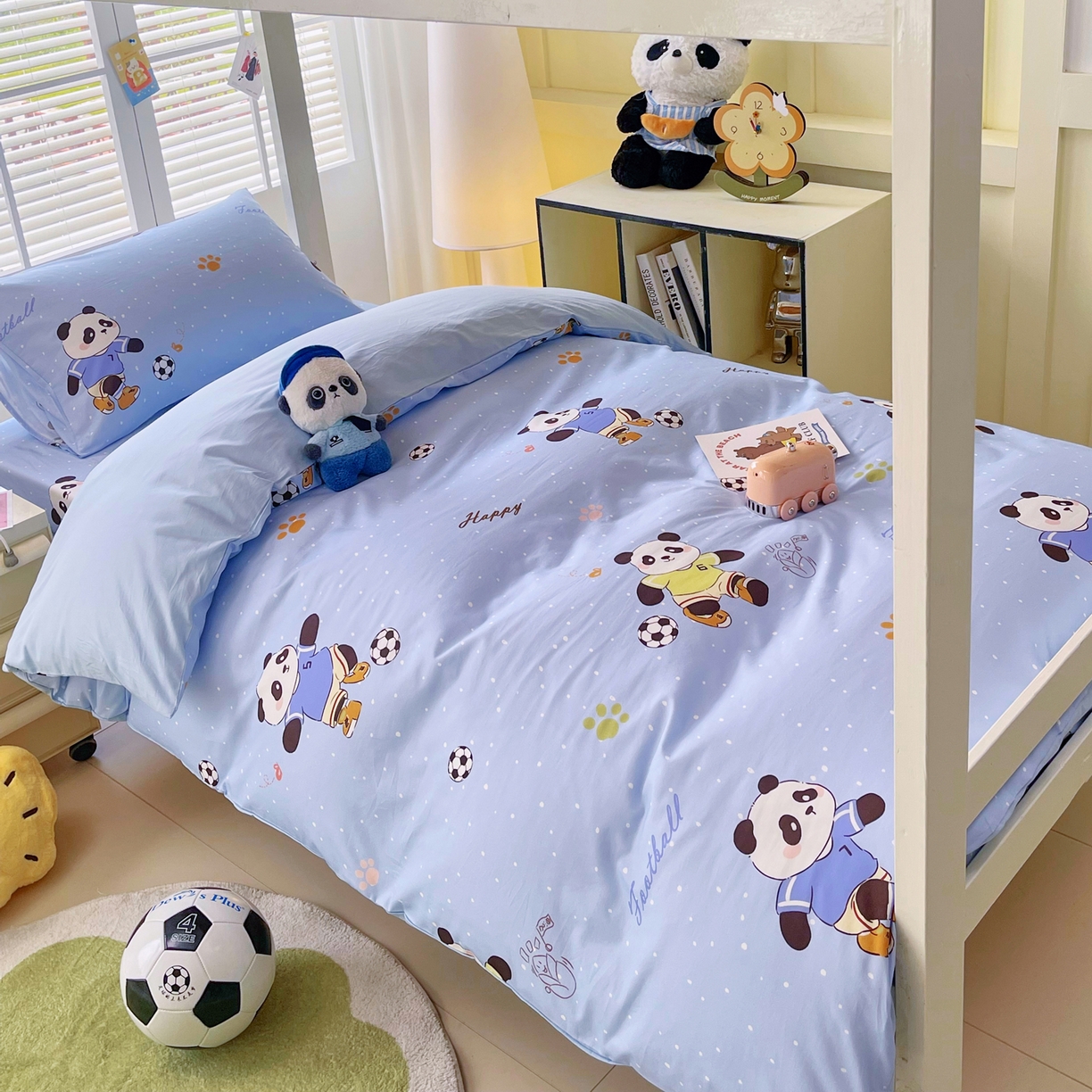 91家纺网 家纺一手货源 找家纺 金鑫汇家纺 2025新款A类全棉纯棉印花学生床宿舍上下铺三件套 足球争霸赛-蓝