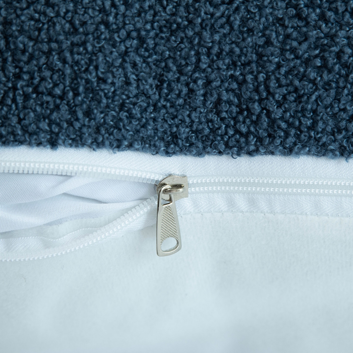 91家纺网 家纺一手货源 找家纺 美达人 2025新款泰迪毛面包组合款靠垫靠背 泰迪绒【无床头魔术贴】蓝