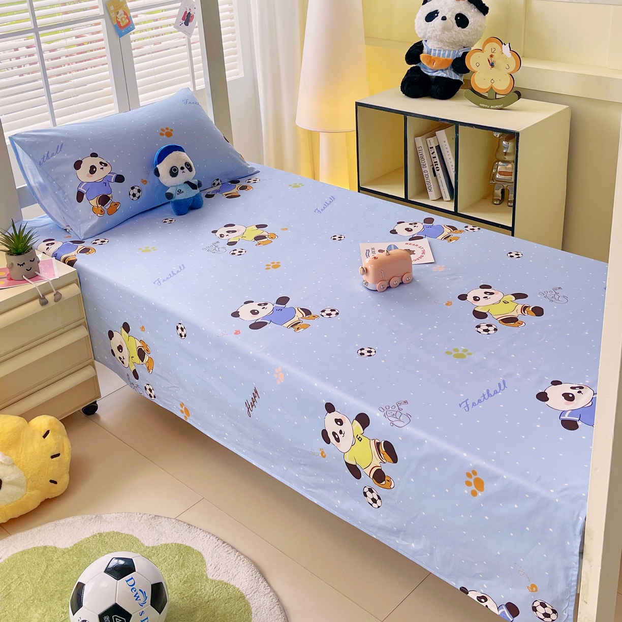 91家纺网 家纺一手货源 找家纺 金鑫汇家纺 2025新款A类全棉纯棉印花学生床单品床单 床单单件 足球争霸赛-蓝