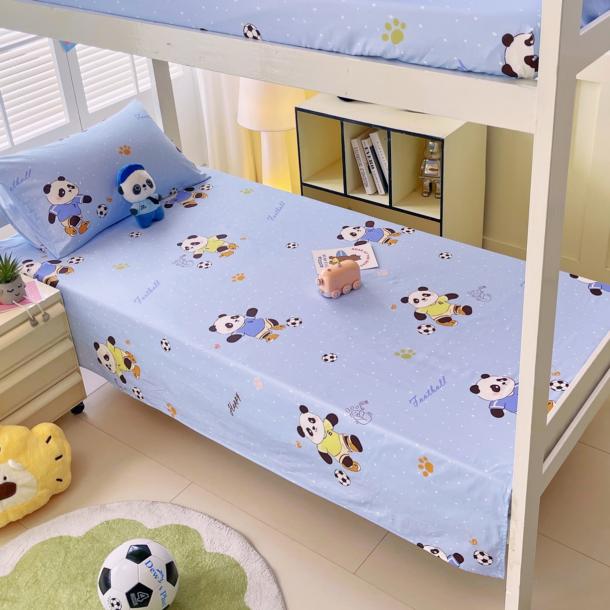 91家纺网 家纺一手货源 找家纺 金鑫汇家纺 2025新款A类全棉纯棉印花学生床单品床单 床单单件 足球争霸赛-蓝