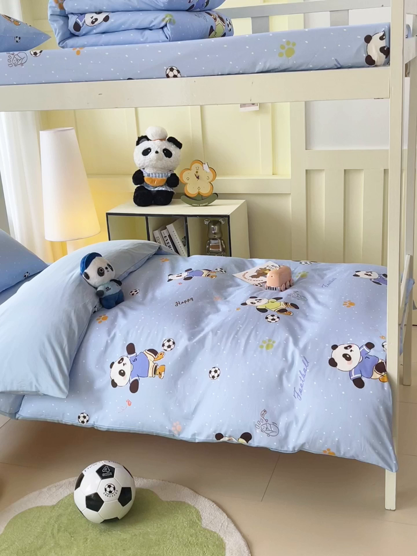 91家纺网 家纺一手货源 找家纺 金鑫汇家纺 2025新款A类全棉纯棉印花学生床宿舍上下铺三件套 足球争霸赛-蓝