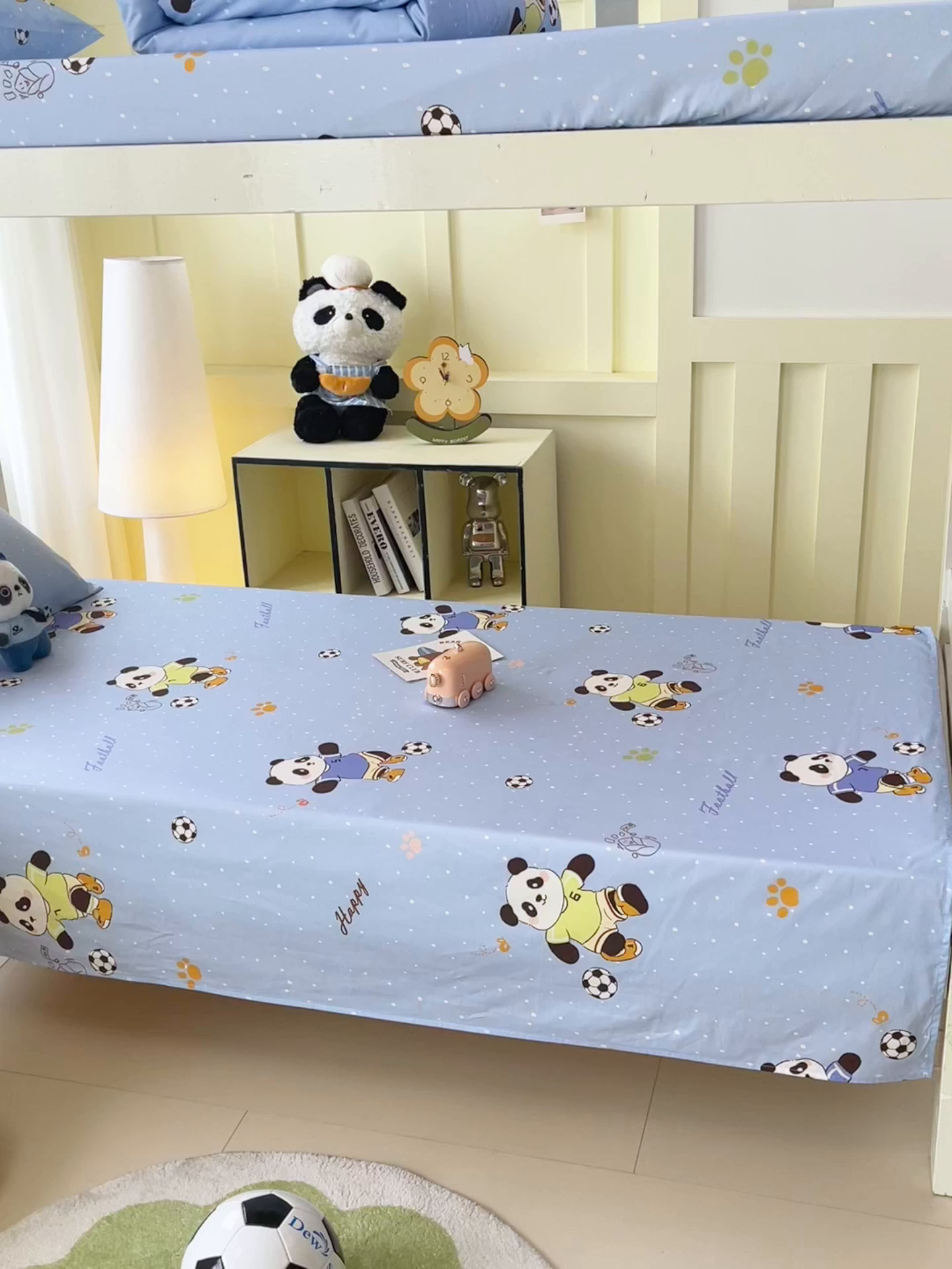 91家纺网 家纺一手货源 找家纺 金鑫汇家纺 2025新款A类全棉纯棉印花学生床单品床单 床单单件 足球争霸赛-蓝