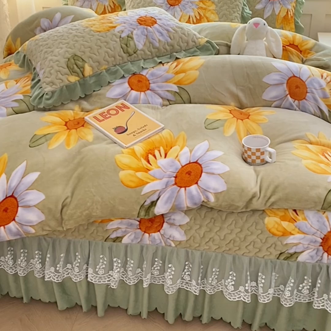 91家纺网 家纺一手货源 找家纺 （总）提花大世界 2025新款爆款高克重牛奶绒印花夹棉蕾丝花边床盖床裙单件三件四件套