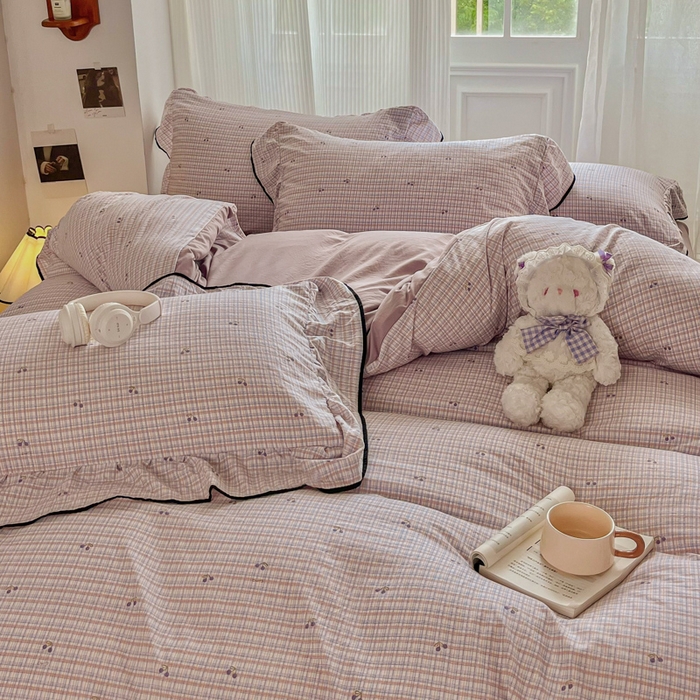 91家纺网 家纺一手货源 找家纺 斯卡诺家纺 2025秋冬法式花边古法水洗棉云感棉床盖四件套花边被套床单款 樱桃小格-花边款