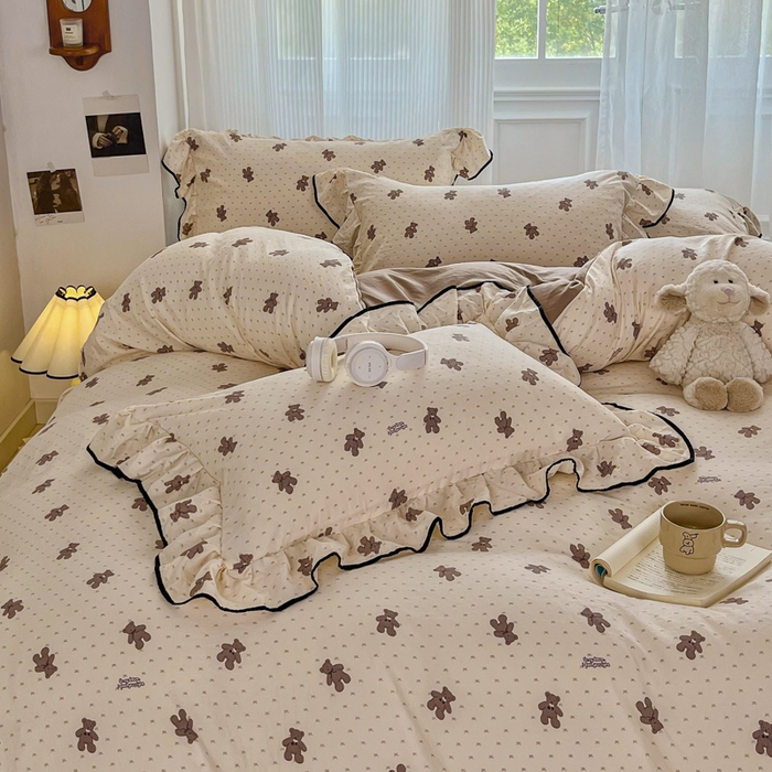 91家纺网 家纺一手货源 找家纺 斯卡诺家纺 2025秋冬法式花边古法水洗棉云感棉床盖四件套花边被套床单款 熊熊乐园-花边款