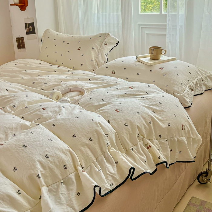 91家纺网 家纺一手货源 找家纺 斯卡诺家纺 2025秋冬法式花边古法水洗棉云感棉床盖四件套花边被套床单款 甜美樱桃-花边款