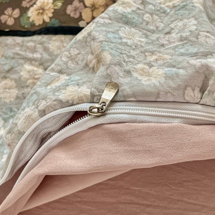 91家纺网 家纺一手货源 找家纺 斯卡诺家纺 2025秋冬法式花边古法水洗棉云感棉床盖四件套花边被套床单款 花镜-花边款