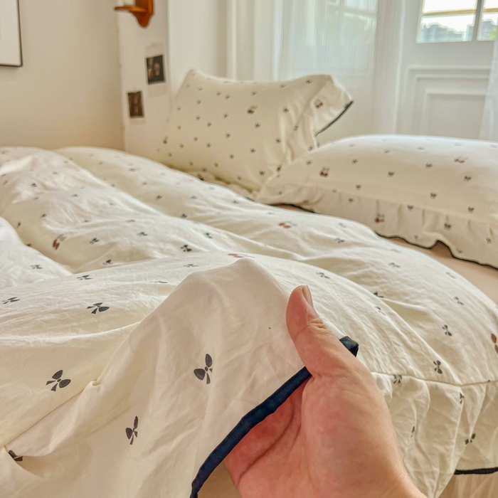 91家纺网 家纺一手货源 找家纺 斯卡诺家纺 2025秋冬法式花边古法水洗棉云感棉床盖四件套花边被套床单款 甜美樱桃-花边款