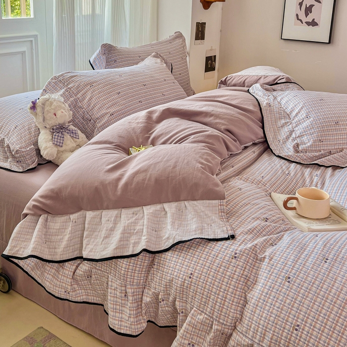 91家纺网 家纺一手货源 找家纺 斯卡诺家纺 2025秋冬法式花边古法水洗棉云感棉床盖四件套花边被套床单款 樱桃小格-花边款